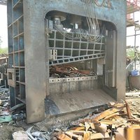 北京大兴区800吨龙门剪 8米液压推料料箱，还有一个抓钢机  出售