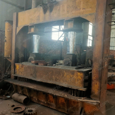 河南许昌出售300t双杠液压机 50000元