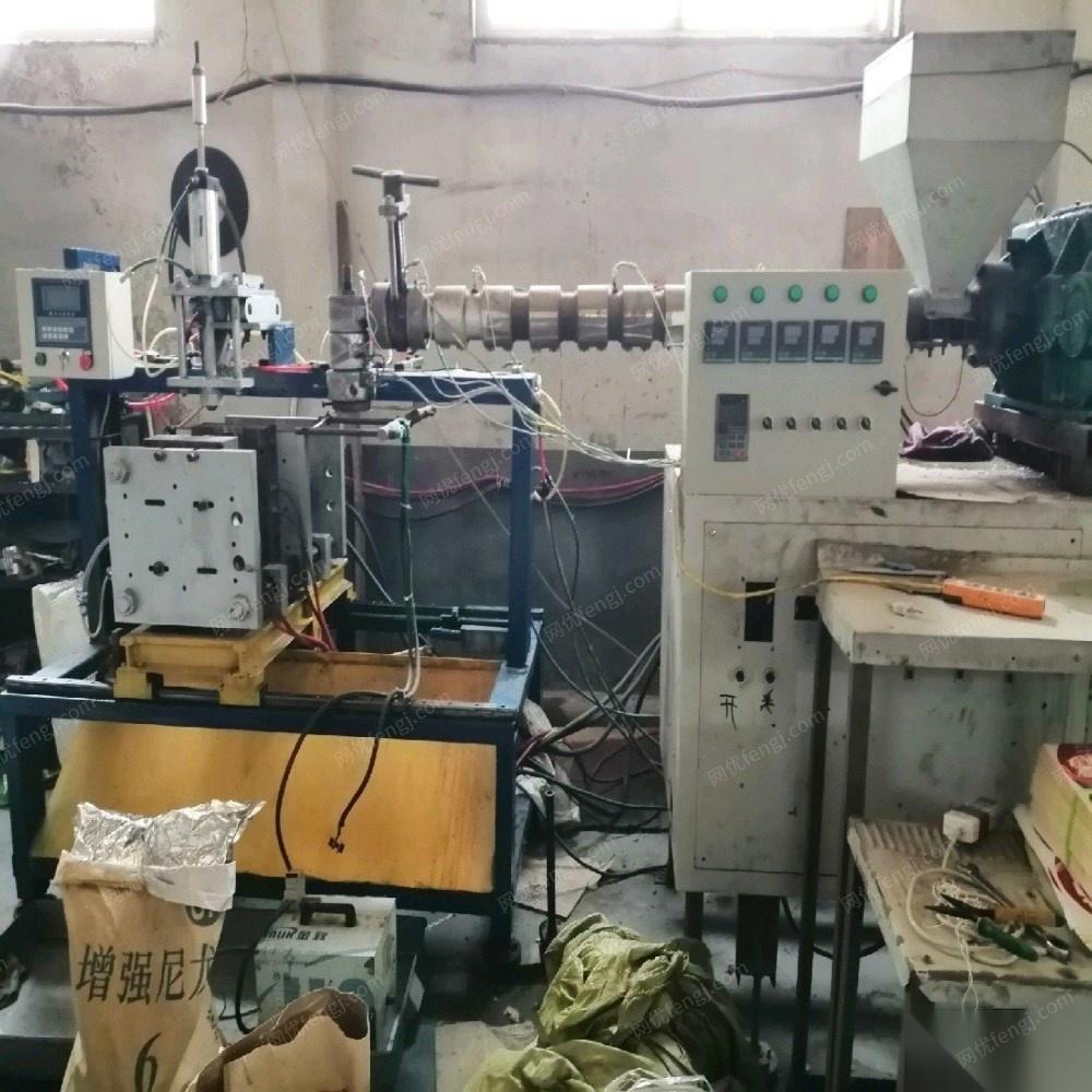 天津河东区出售使用中八成新全自动吹塑机  15000元