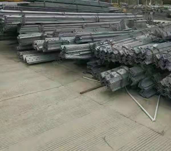 出售电力角钢七百多吨，其中400吨没用过，300多吨用过一次，规格40-50-63-75100的长度4-7米的，自提2500元/吨