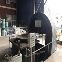 江西景德镇出售14年闲置粉末制品自动成型机液压机15万.14年德阳2000型成型机70万各一台  