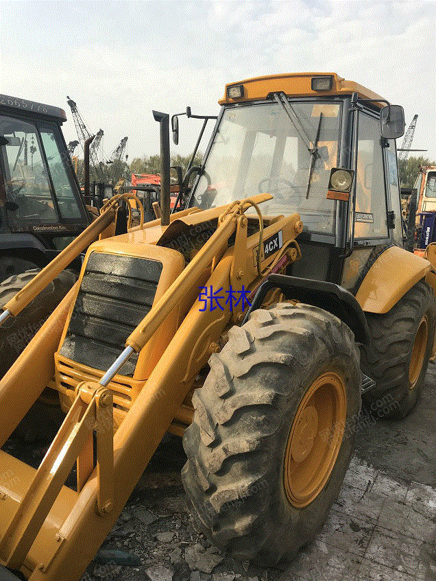 市场库存JCB3CX,4CX(4WD)挖掘装载机(两头忙)