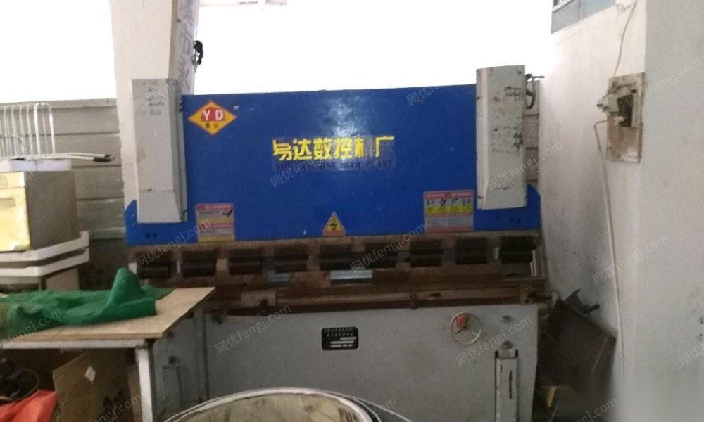 江西鹰潭出售二手17.18年3米2液压剪板机，30吨2米和3.2米折弯机， 16吨小冲床各一台