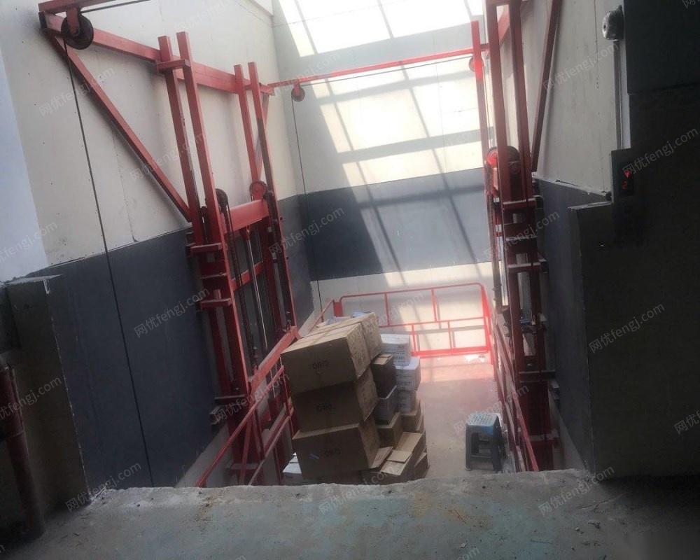 海南海口出售大吨位升降电梯低价转让 3.8万元
