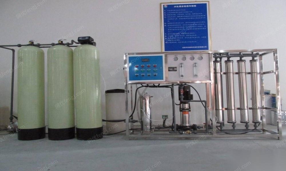 河南南阳出售玻璃水洗洁精汽车尿素防冻液加工设备一台