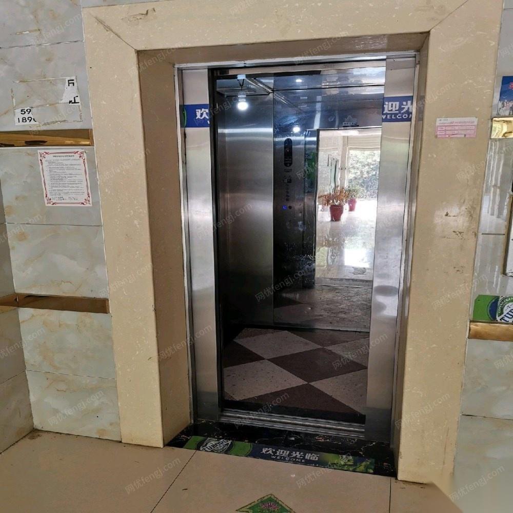 湖南长沙因拆迁 12年私宅5层楼电梯一台优价转让 68000元