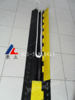 上海线槽板厂家 秉立橡胶过线板