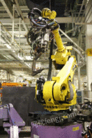 可重复编程的工业焊接机器人