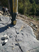出售潍坊公路修边坡分解硬石层的机械胀裂器