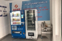 江苏盐城出售二手饮料食品自动售货机2台