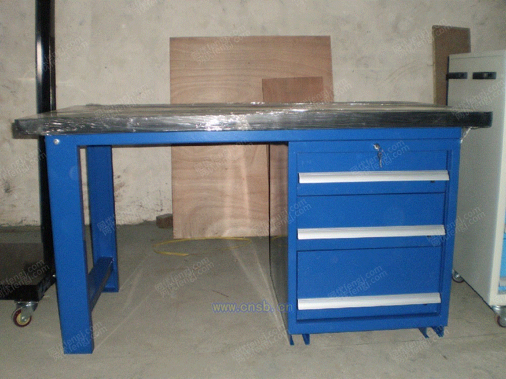 工作台(桌)设备回收