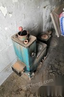 辽宁鞍山9.9成新一大一小2个锅炉出售
