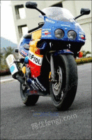 本田 CBR400RR 摩托车