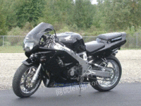 本田CBR900RR摩托车