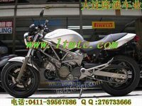 本田VTR-250摩托车