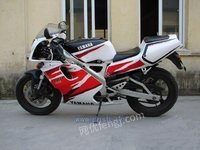 雅马哈 TZR125摩托车