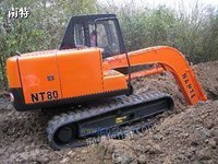 南特NT80中型挖掘机