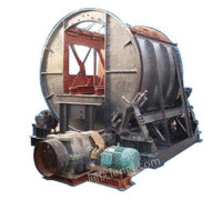 翻车机是一种用来翻卸铁路敞车散料的大型机械设备。