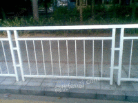 深圳交通设施厂家：防护栏，雪糕桶