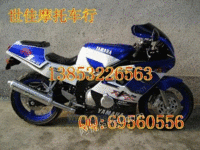 雅马哈FZR250摩托车