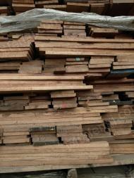 上海青浦区工厂拆迁出售地板基材实木一批5000吨，下线地板成品半成品面皮3000吨 进口料,油木,花梨多一点儿,料比较杂.可分开卖.