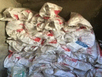 吉林吉林出售饲料袋子 现货5000-6000条 装100斤的 自己厂里下来的.长期有货.自提0.6元/条.