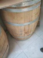 天津宝坻区出售二手闲置大橡木桶9个,高约一米，较大直径0.8米 