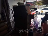 重庆忠县转让打印中的8头喷绘机