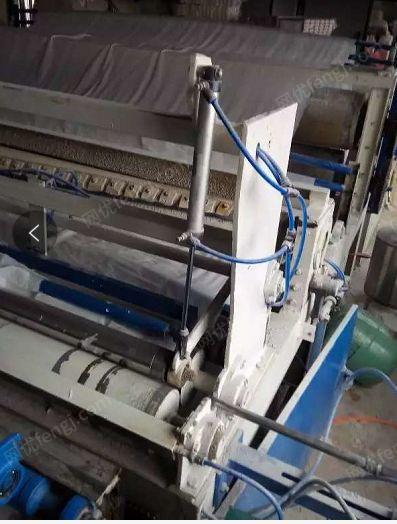 纸业厂处理2400半自动复卷机，压花机，气泵各1台