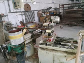 河南鹤壁厂房限期搬迁出售在位卷纸管机两台，分切复卷机一台，纸管精切机四台 还有多个凉管架