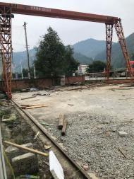 贵州黔东南场地搬迁出售5吨龙门吊 跨度15米 高度9米，有效高度7米。