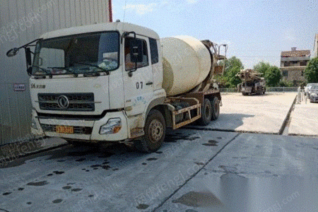 二手搅拌车出售