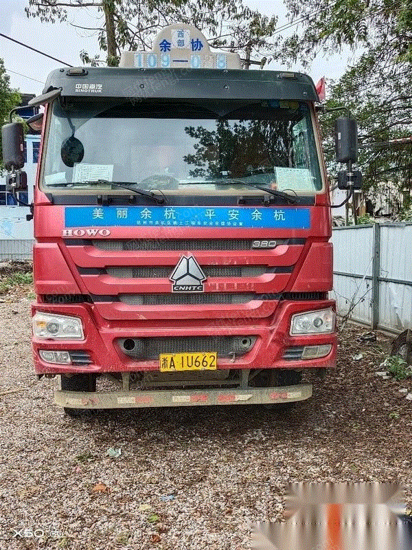 自卸车/翻斗车出售