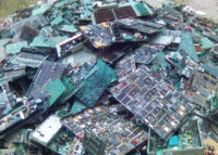 大量回收电子废料