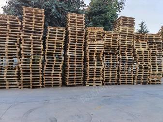 云南昆明出售木头托盘长130，宽110