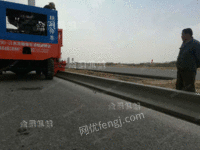 公路工程我在用路缘石滑模机