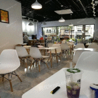 福建漳州几个月的奶茶店全套设备，桌椅转让 25000元