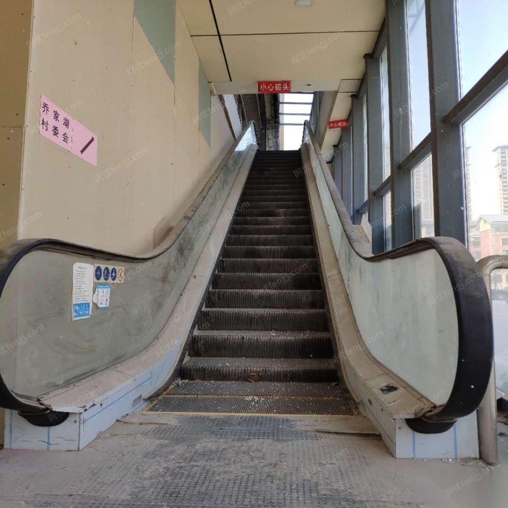 江苏徐州出售未使用扶手电梯。 新新新 10000元