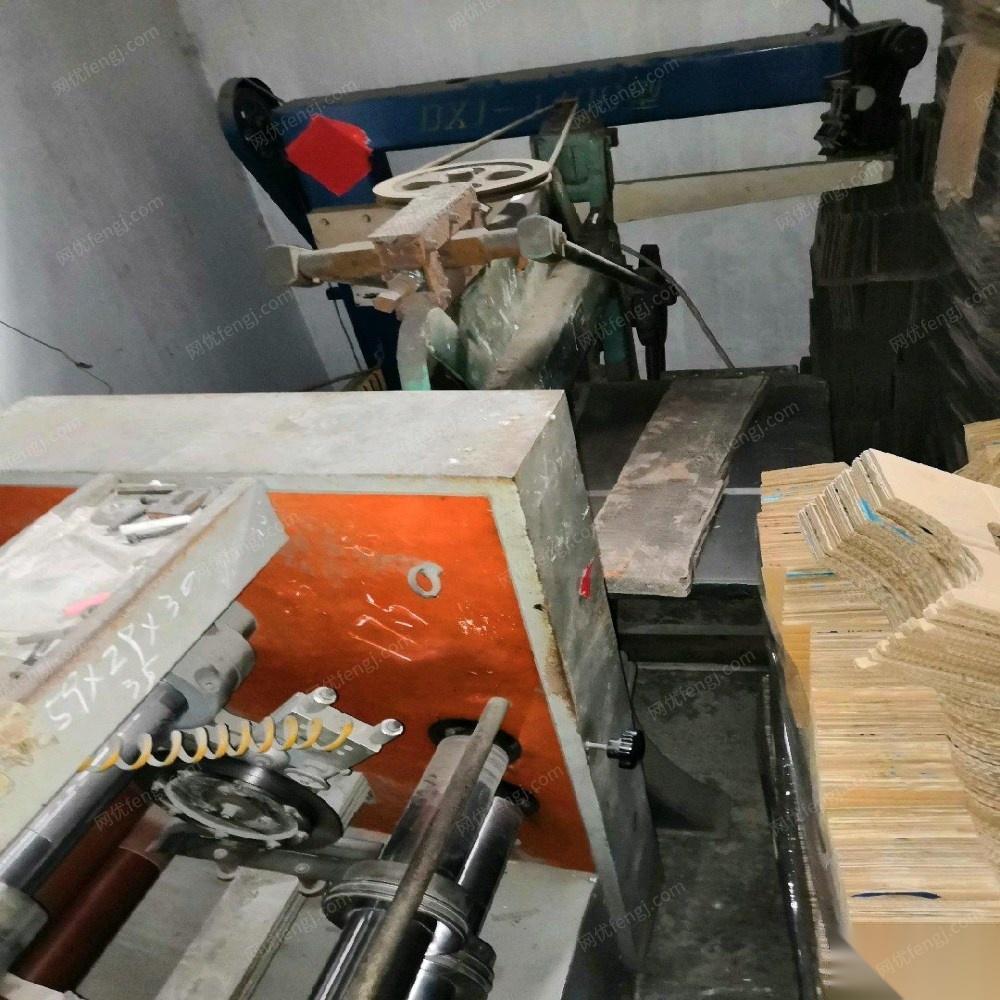 江苏无锡厂房拆迁出售纸箱印刷各类设备 单色印刷机，三用开槽机，切纸机，薄刀机，碰线机，钉机等 打包价3万元