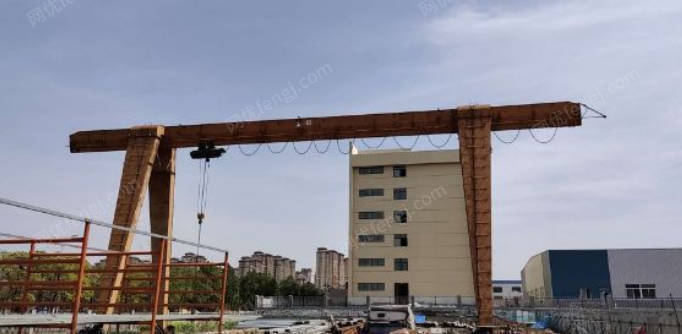 安徽滁州在位出售10吨行车一台，18米宽，起吊高度9米