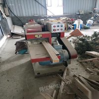 新疆阿克苏出售9成新梳齿机，四面刨，接木机，纵锯机