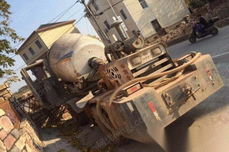 二手搅拌车出售