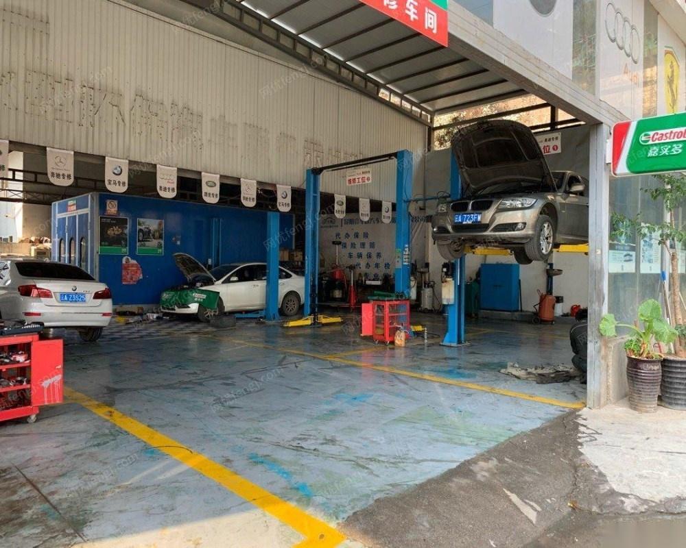 云南昆明出售8成新汽修厂举升设备烤漆房 26000元