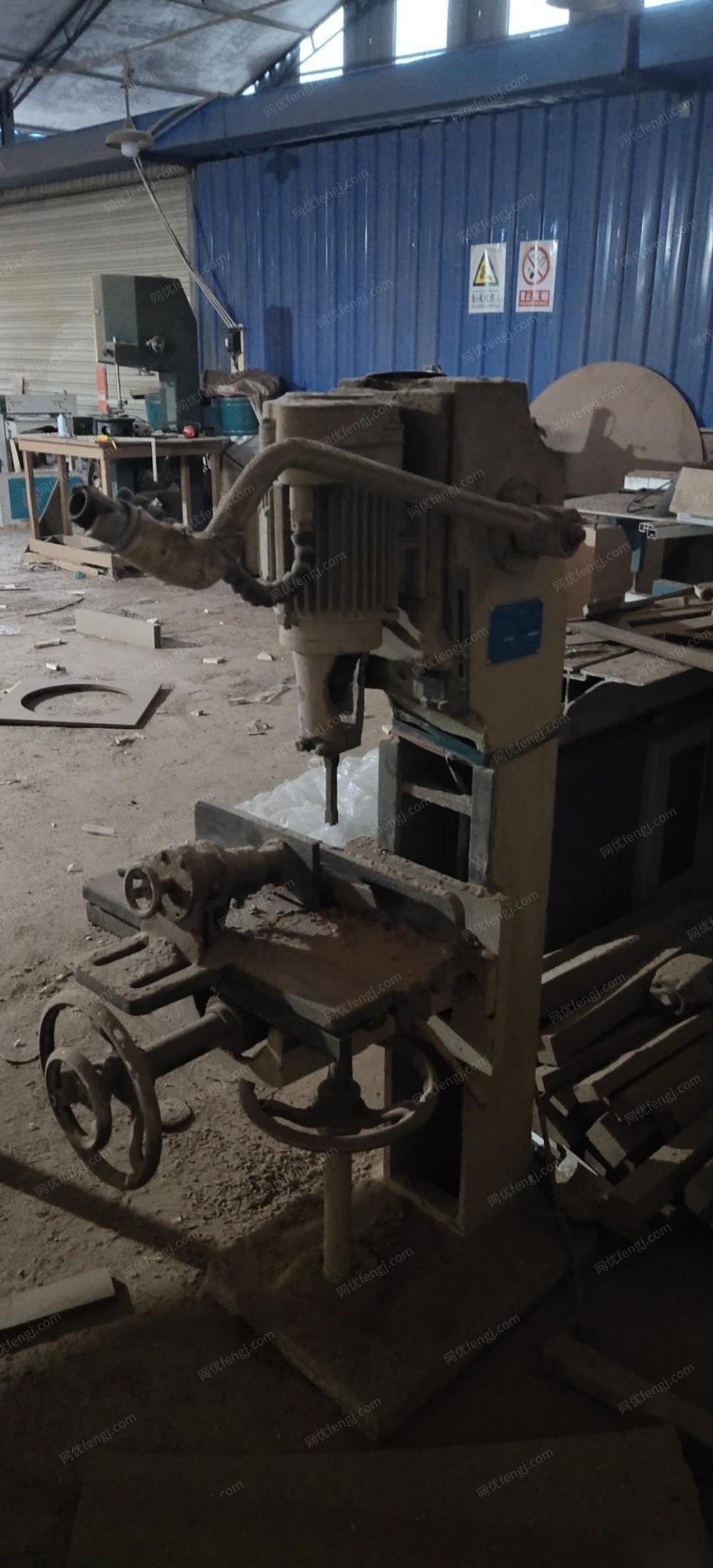 云南昆明出售立式单轴榫槽机 1台细木工带锯  看货议价,可单卖.