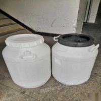 湖南长沙出售二手8成新50升塑料桶300个 