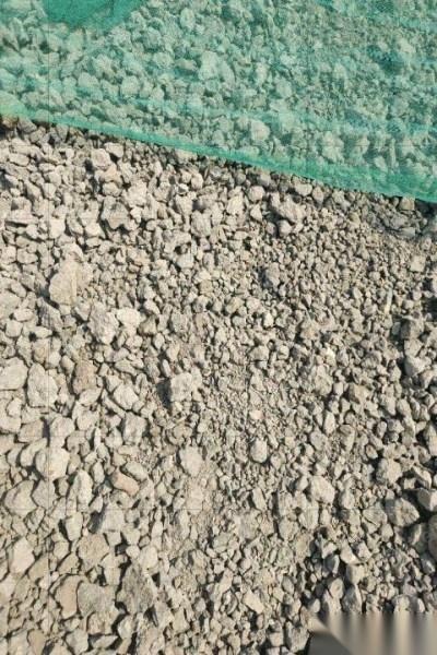天津西青区出售水泥块混合料8000吨