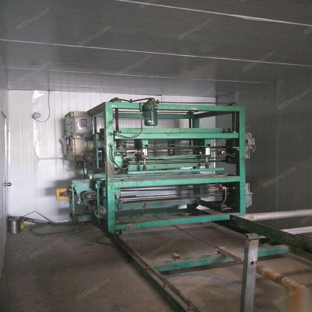 陕西咸阳由于生产需要换岩棉机出售泉龙泡沫复合板机
