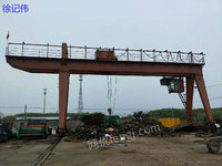 浙江杭州长期大量回收各种型号门式起重机，双梁行车32吨