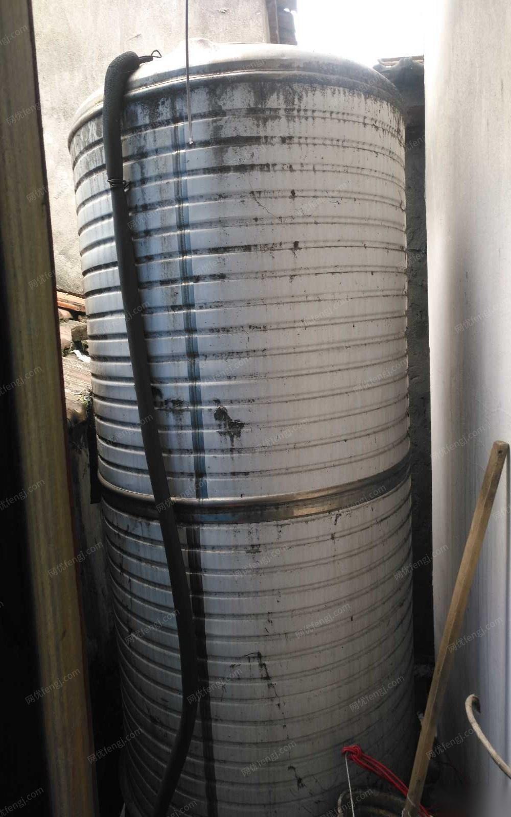 湖北荆州出售1台2013年生产烧油锅炉  0.2吨的,可以正常使用.出售价35000元