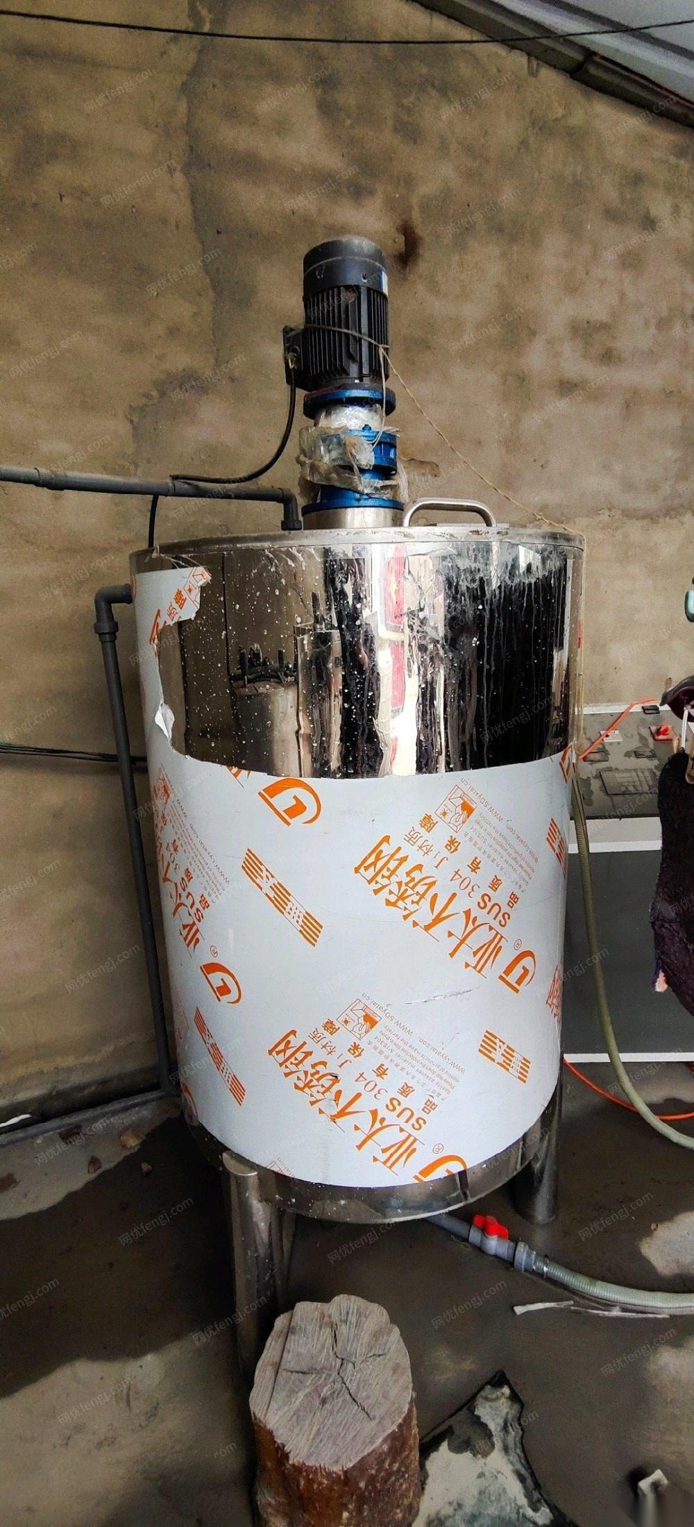河南商丘出售生产尿素溶液设备9成新 20000元